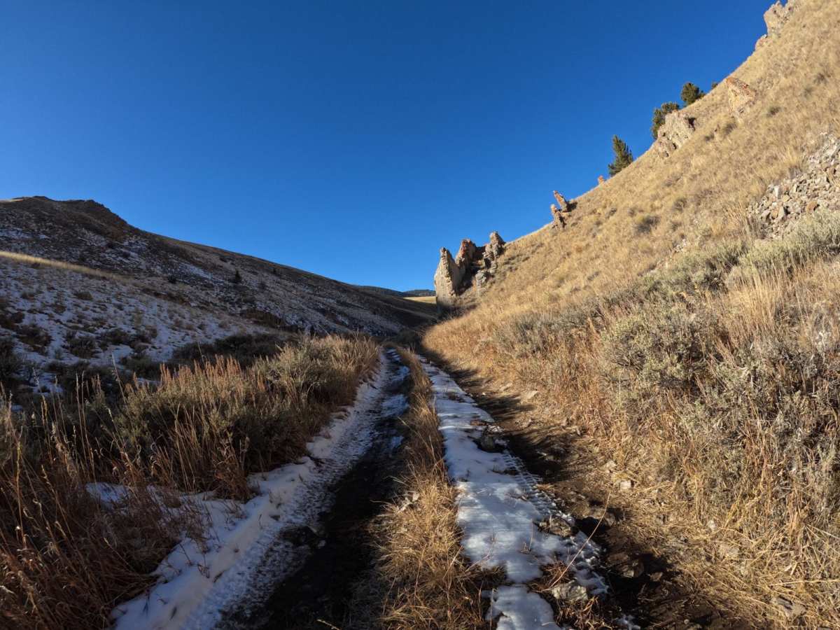Mahogany Peak trail photo