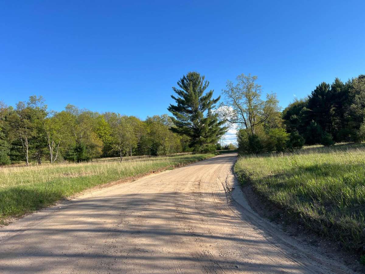 25 Trail photo 4