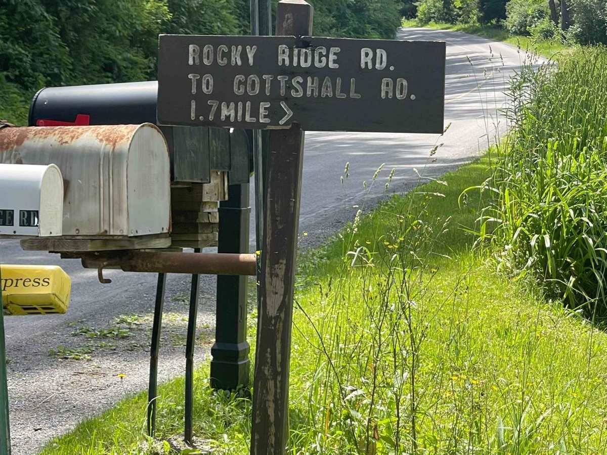 Rocky Ridge Road trail photo