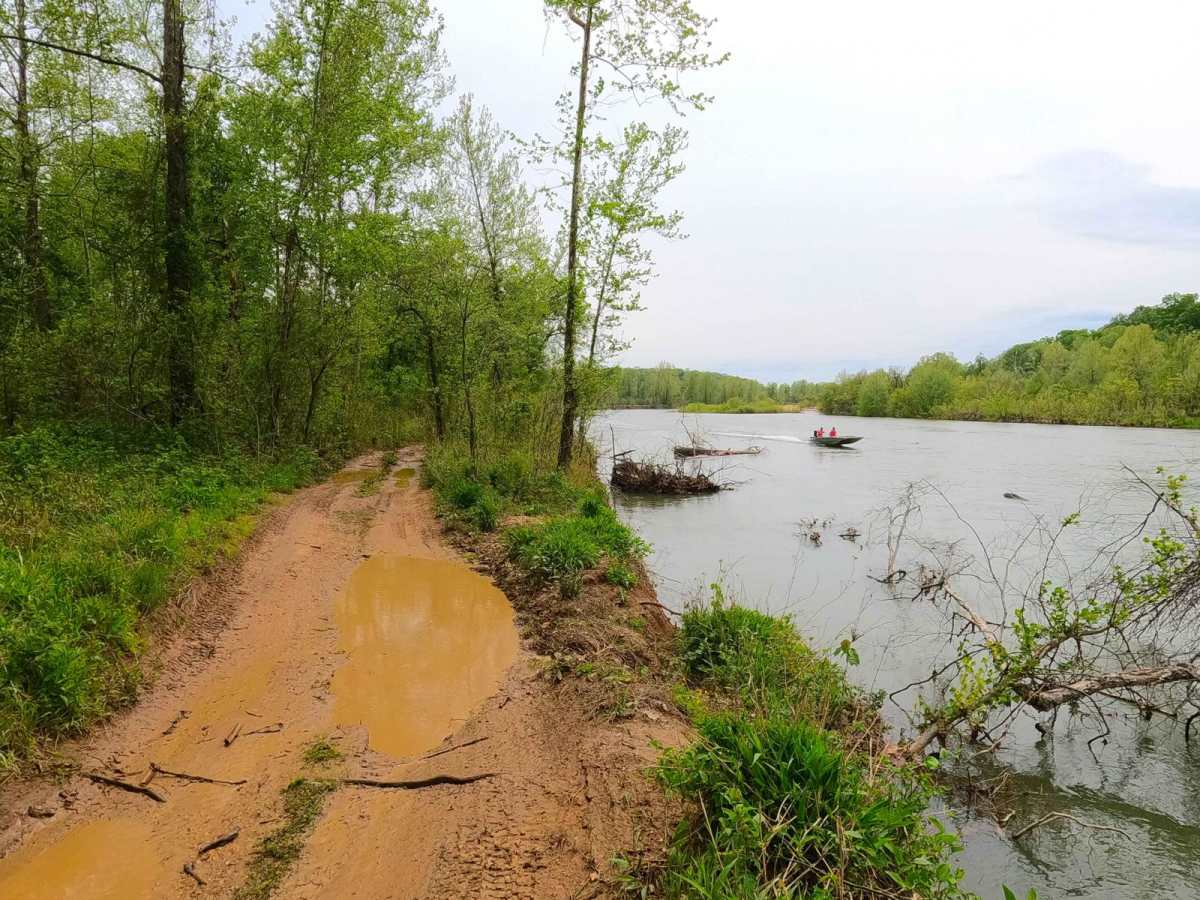 North Riverside trail photo