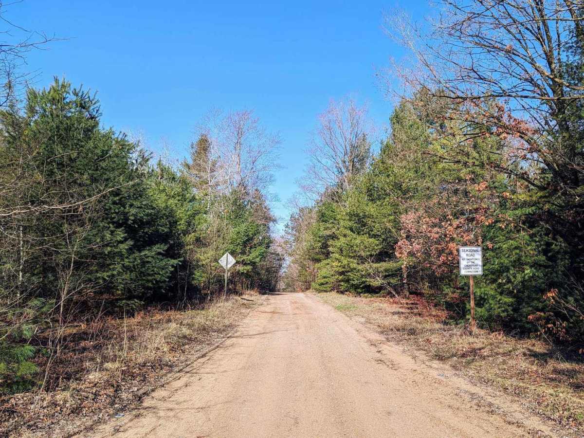 Peet Road trail photo