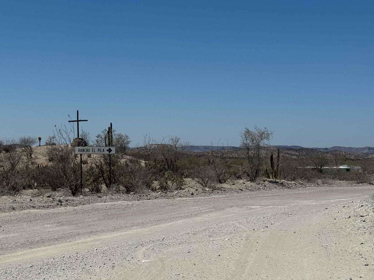 Rancho Golondrinas Crossover photo 3