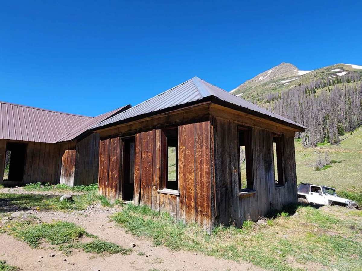 Carson Road/Wagner Gulch Road trail photo