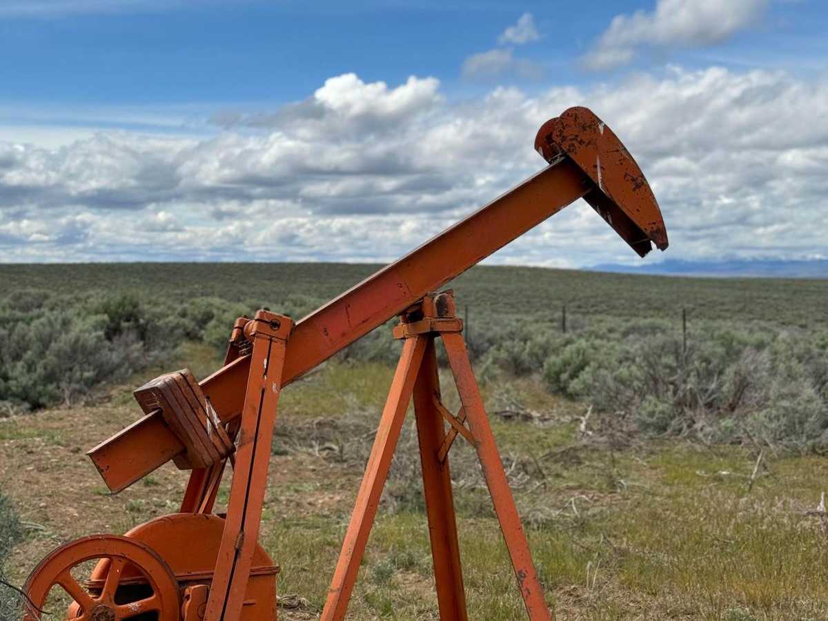 Pumpjack Plateau trail photo