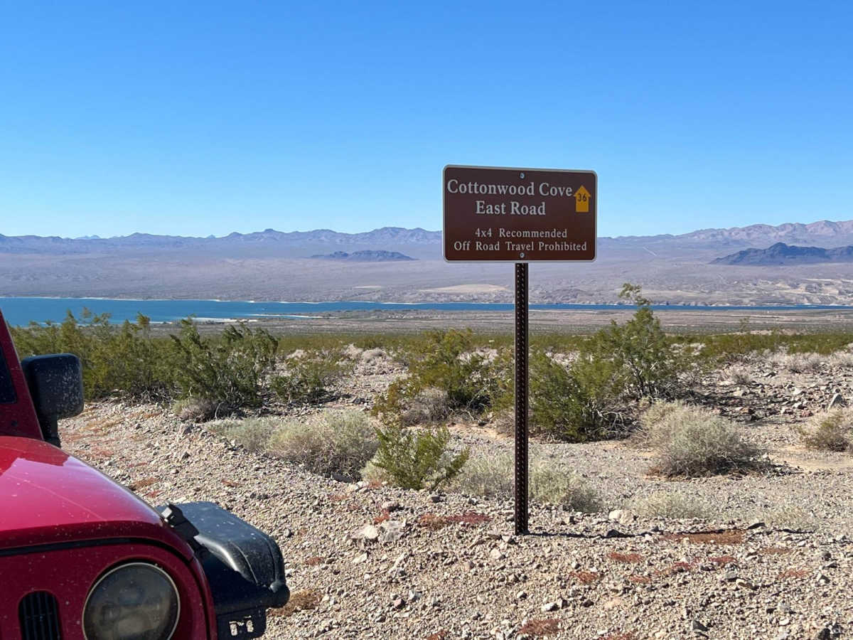 East Cottonwood Cove Road trail photo