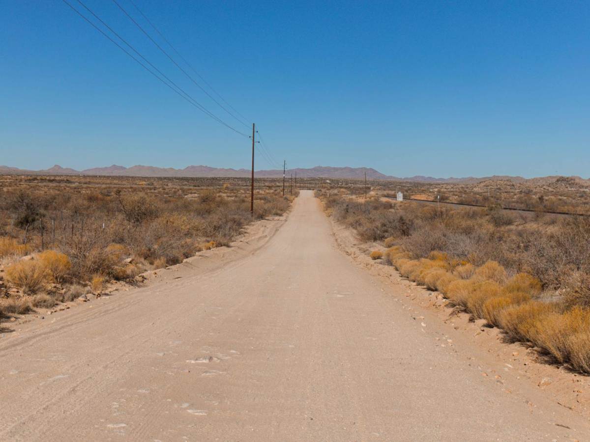 Date Creek Road photo 6