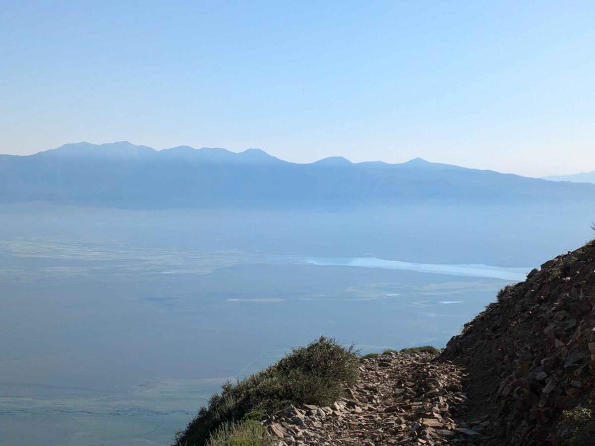 McGee Mtn Rd Summit trail photo