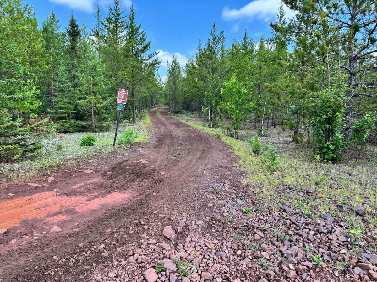 Ore-Be-Gone Overlook Loop trail photo