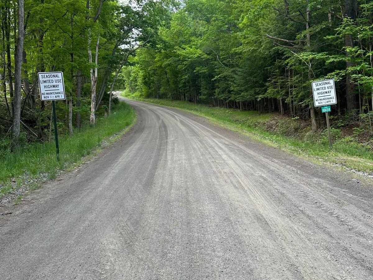 Coombs Road trail photo
