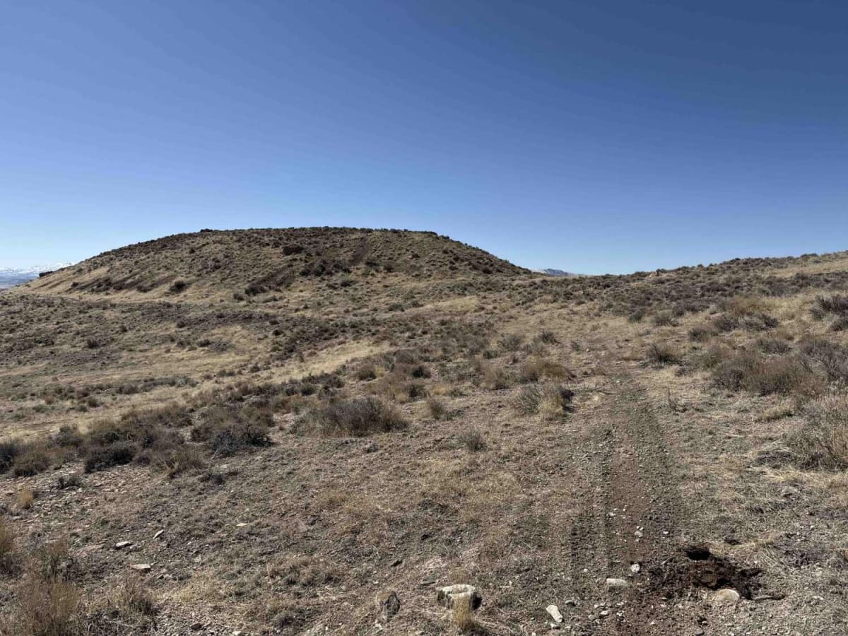 West Magic Mountain photo 2