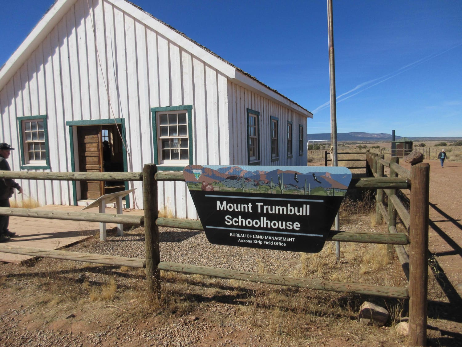 Mount Trumbull School House Road (CoHwy5)